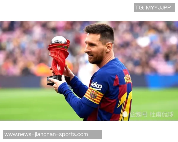 亚马尔分享圣诞假期视频与德约科维奇父子同框参加环足奖活动