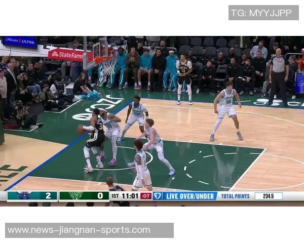 字母哥罚球全中空接暴扣绝杀全场砍下30分10板5助展现超级巨星风范